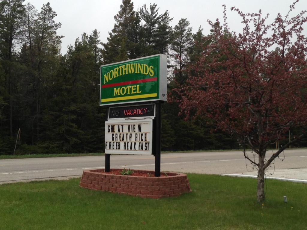 North Winds Motel Mackinaw City Esterno foto